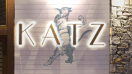 Graphisme Katz Courchevel logo Morgane Tosi Lyon graphiste freelance spécialiste restaurant et hotellerie